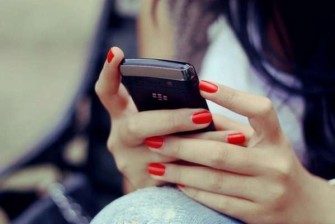 “Hän sanoi ettei meidän pitäisi nähdä enää, mutta lähettää viestejä edelleen”