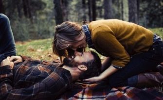 Rakkaus voittaa (melkein) kaiken